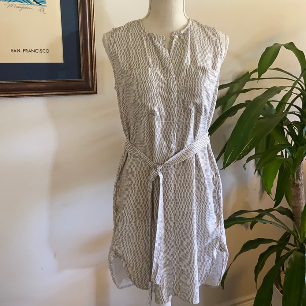 🦋 = 2 for $15.   - GAP button up dress